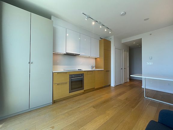 4th image of 13438 Central Ave #3101