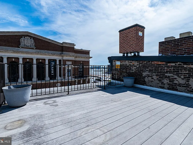 1712 Thames St — Photo 15