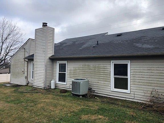 3rd image of 1409 Greenleaf Ct
