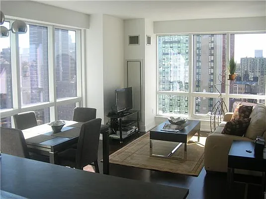 Sold by R New York | media 2