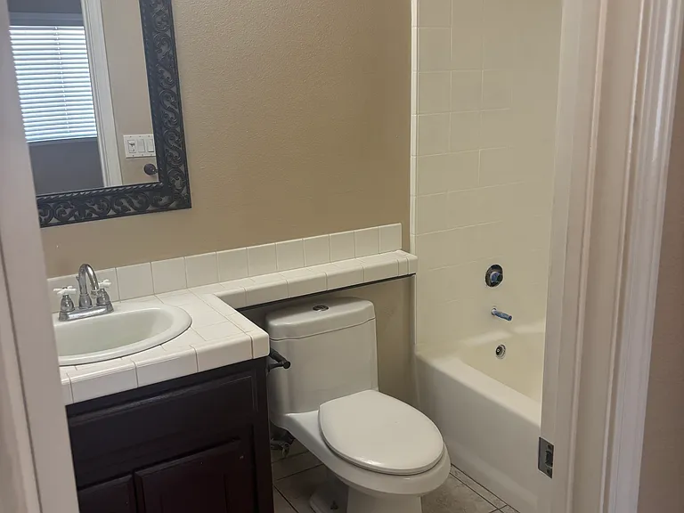 6769 N Constance Ave — Photo 26