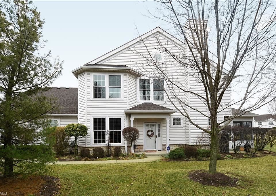 1st image of 33152 Fairport Dr