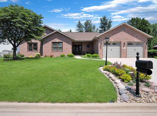 1842 Kern Rd, Washington, IL 61571