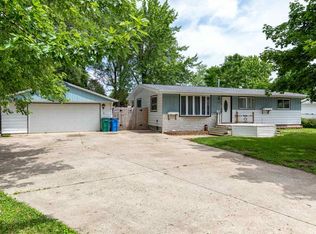 625 Central Ave, Evansdale, IA 50707