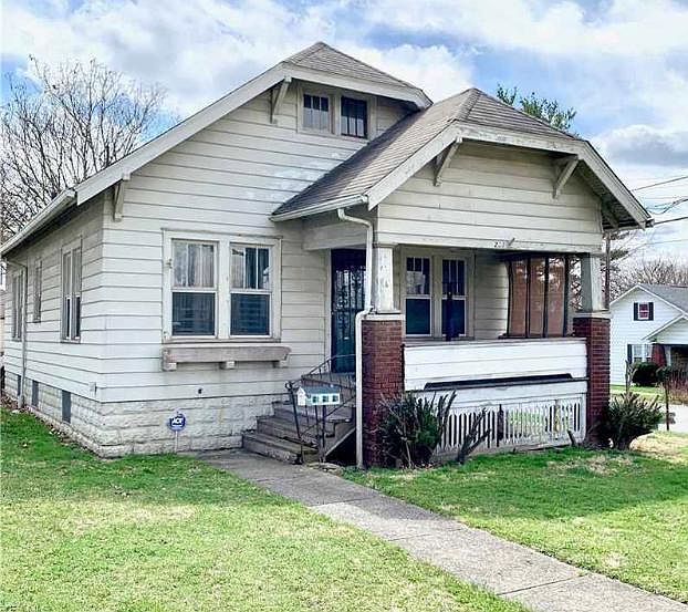 1st image of 203 E Avondale Ave