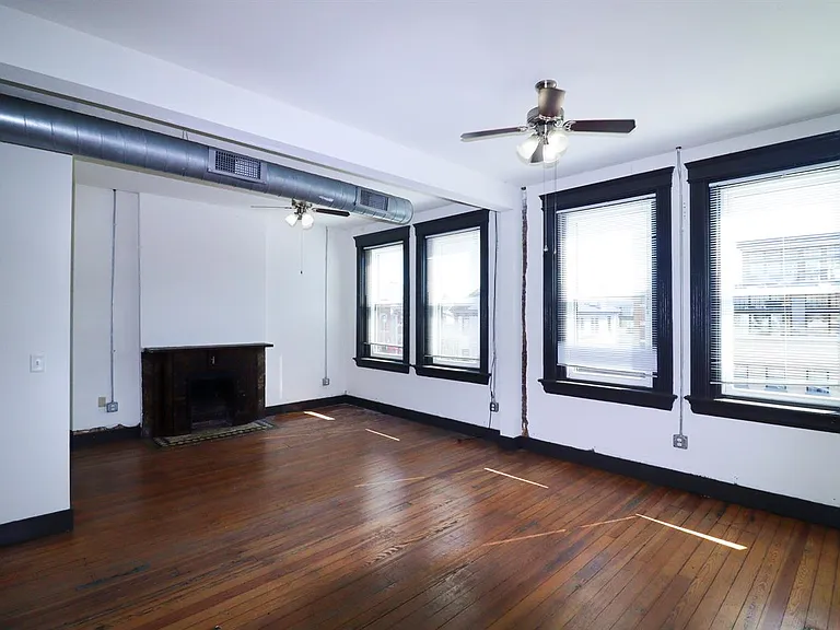 2611 Vine St — Photo 24
