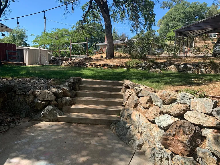 140 Walker Dr — Photo 3