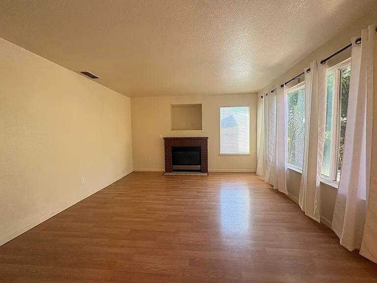 4003 Ews Woods Blvd — Photo 6