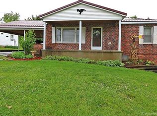 12 Woodlawn Dr, Leadington, MO 63601