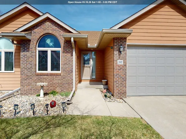 20 Venetian Dr, Clear Lake, IA 50428