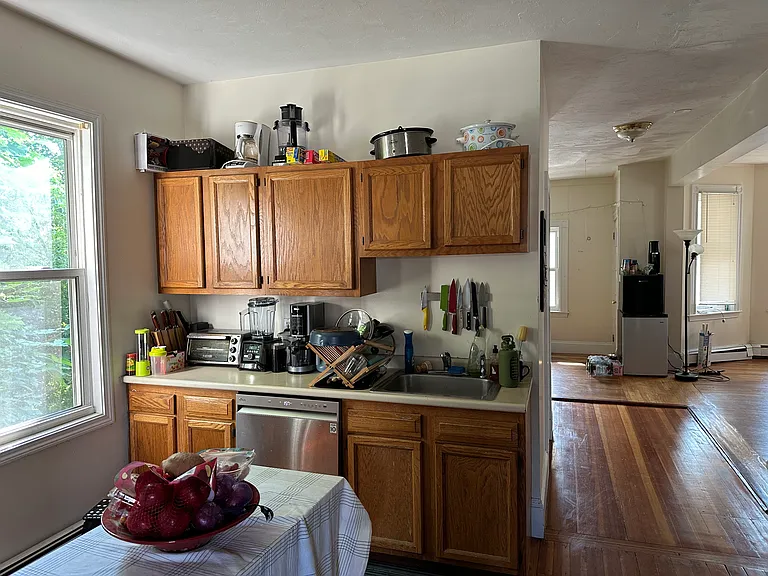15-17 Etna St #15 — Photo 5