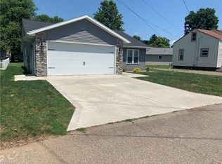 315 Dawson Ln NW, New Philadelphia, OH