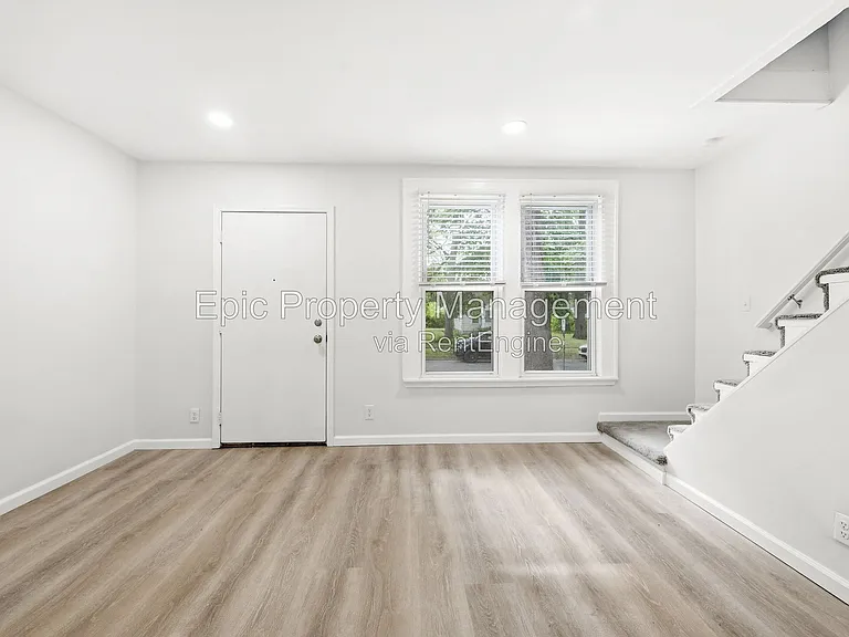 224 Stratford Rd #224 — Photo 7