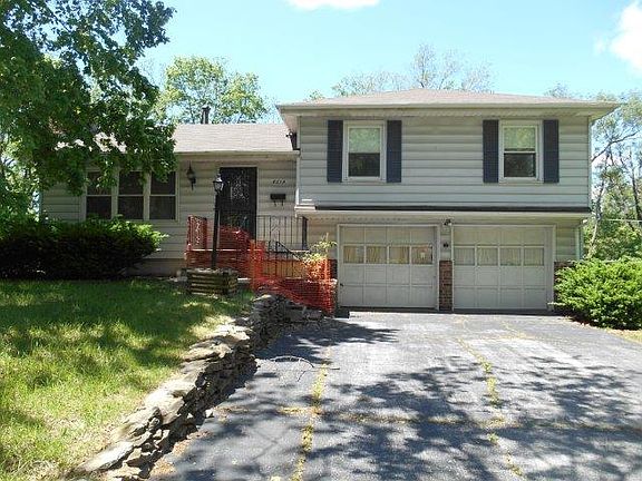 4th image of 8012 Hardy Ave