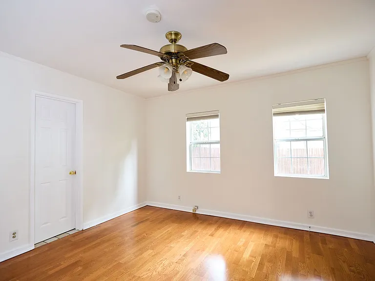 Edenhurst Ave. 3730 -Rentals — Photo 28