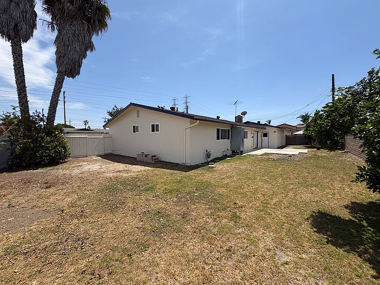 16681 Lucia Ln — Photo 24