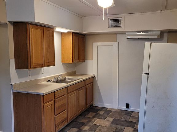 3rd image of 410 Marian Ave #410