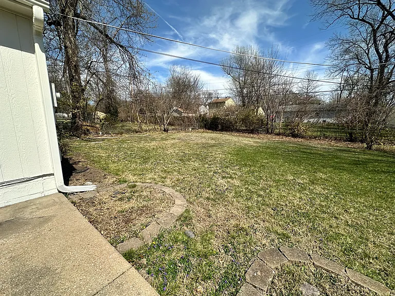 7315 Maple St — Photo 10