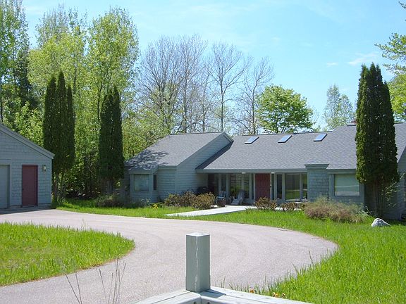 2nd image of 186 SE Torch Lake Dr