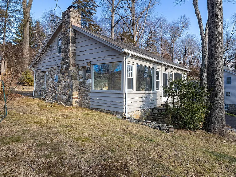 16 Crescent Dr — Photo 29