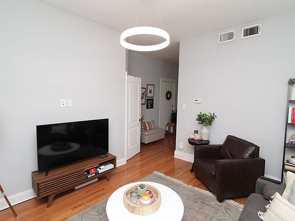 5th image of 1435 N Ashland Ave #2R