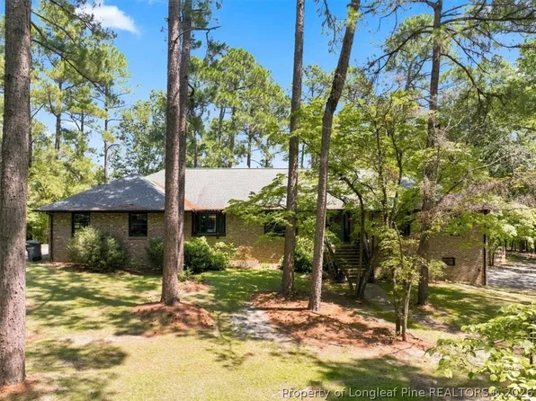 1235 E Hedgelawn Way, Southern Pines, NC 28387