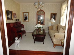 2217 Woodridge Ct, Manitowoc, WI 54220