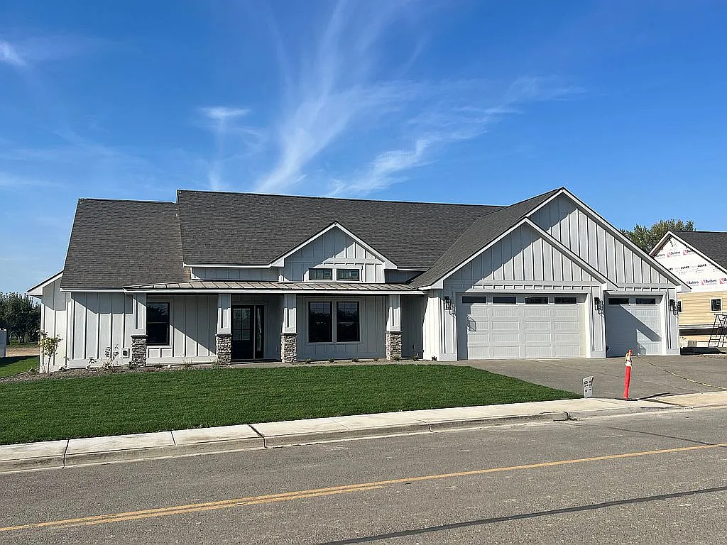 2106 S 96th Ave photo 1