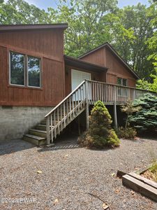 800 Gaskin Ct N, Lords Valley, PA, 18428
