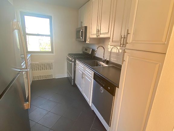 3rd image of 81 Beacon Hill Dr #2A
