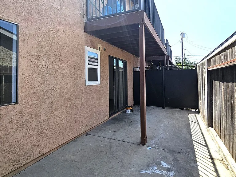 426 E Hullett St #A — Photo 9