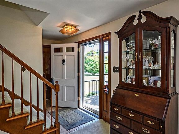 2nd image of 866 Fredericka Dr