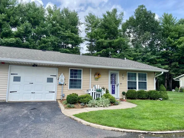 472A Darwen Drive, Ridge, NY 11961