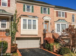 8910 Barrowgate Ct, Potomac, MD 20854