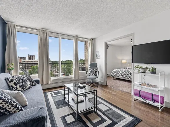 505 N 19th Ave SW #606, Calgary, AB T2S 0E4