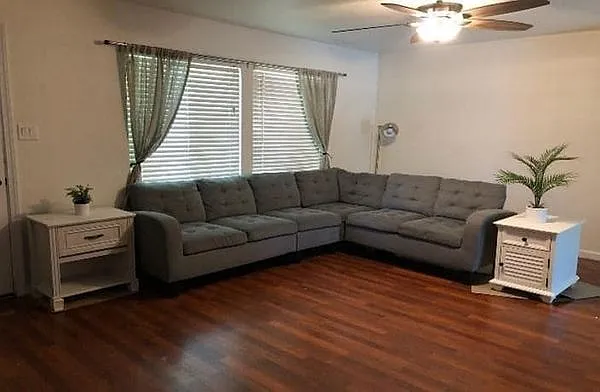 8860 La Riviera Dr — Photo 2