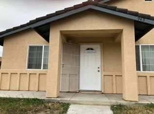 945 W 2nd St, Rialto, CA 92376