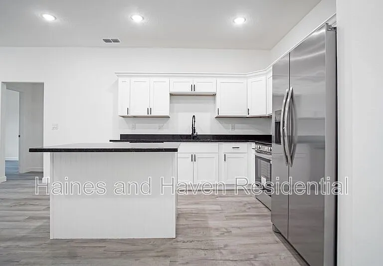 308 Pearl St — Photo 10