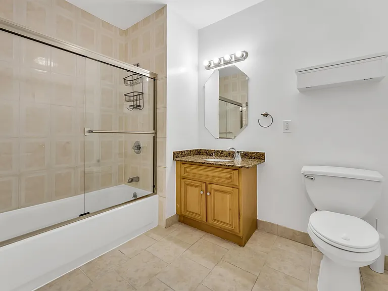 605 New York Ave #604 — Photo 12