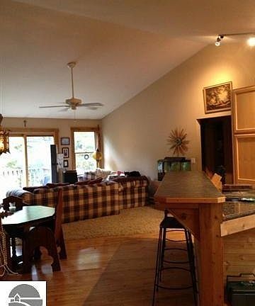4th image of 11573 Hilltop Dr