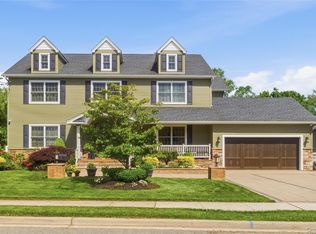 27 Davison Place, Rockville Centre, NY 11570