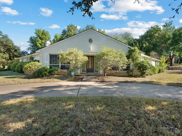 23 Legend Rd, Benbrook, TX 76132