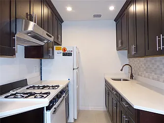 Rented by R New York