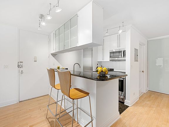5th image of 404 E 79th St APT 4A