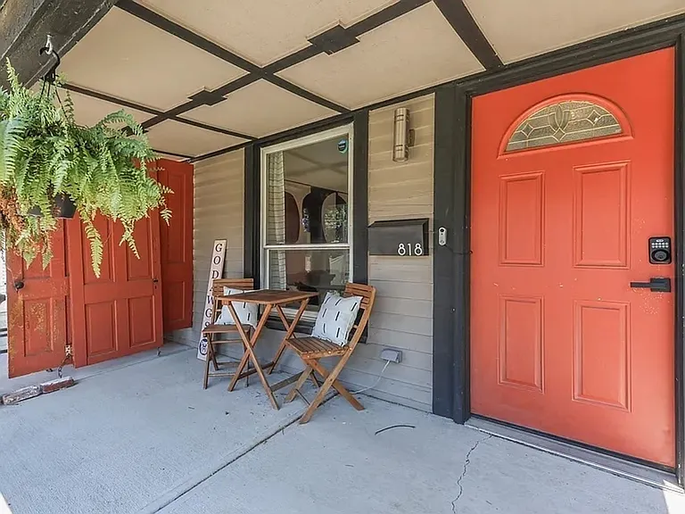 818 Parkway Ave — Photo 3