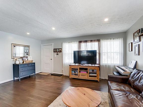 4th image of 5315 Crescent Dr