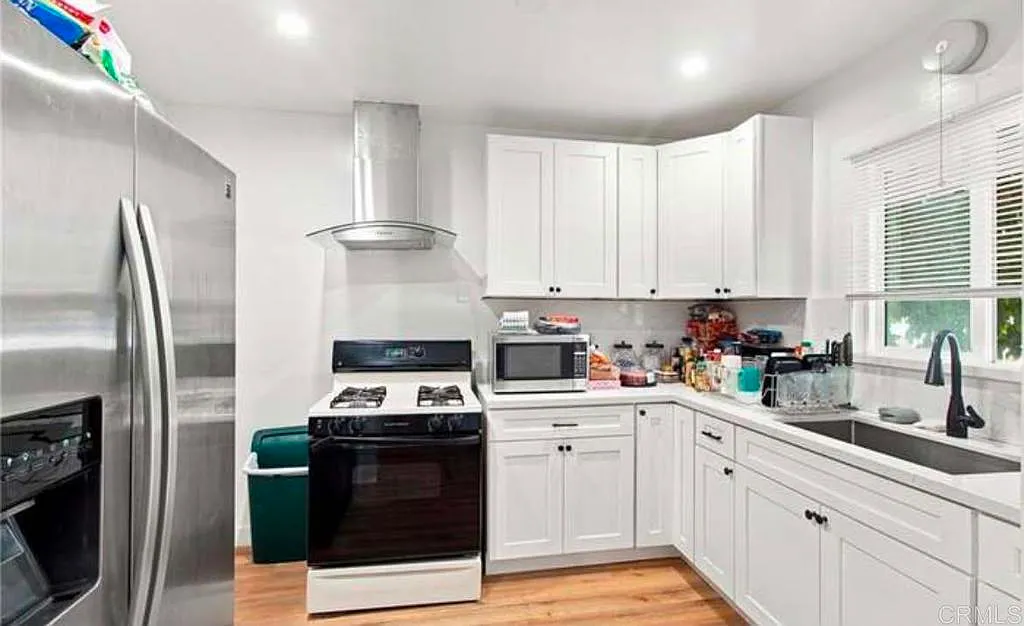 4 bed, 111 sqft, $1,750 — Photo 3