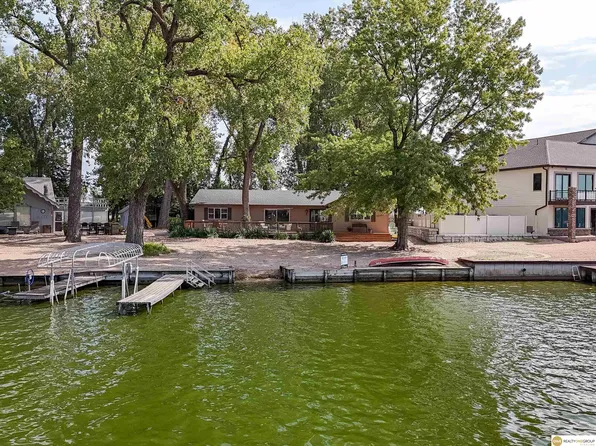 S 1032 Platte Shore Dr, Fremont, NE 68025