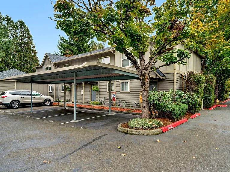 Tuxedo Park Apartments — Photo 50