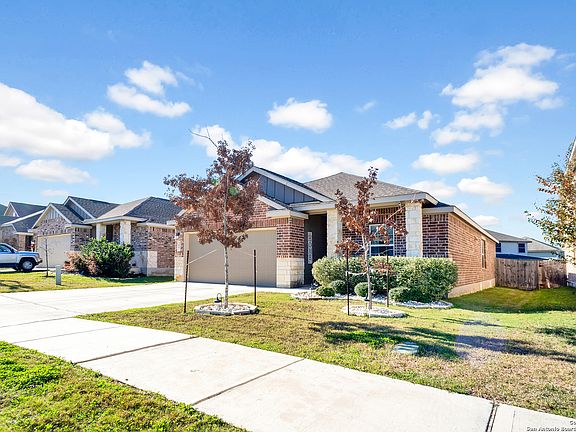 2nd image of 257 FERNWOOD DR